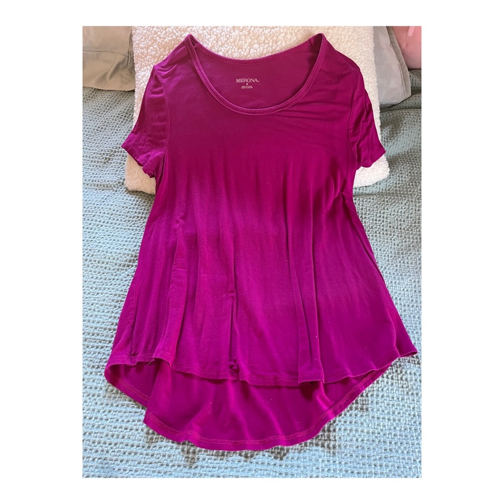 Long pink T-shirt. Size small.